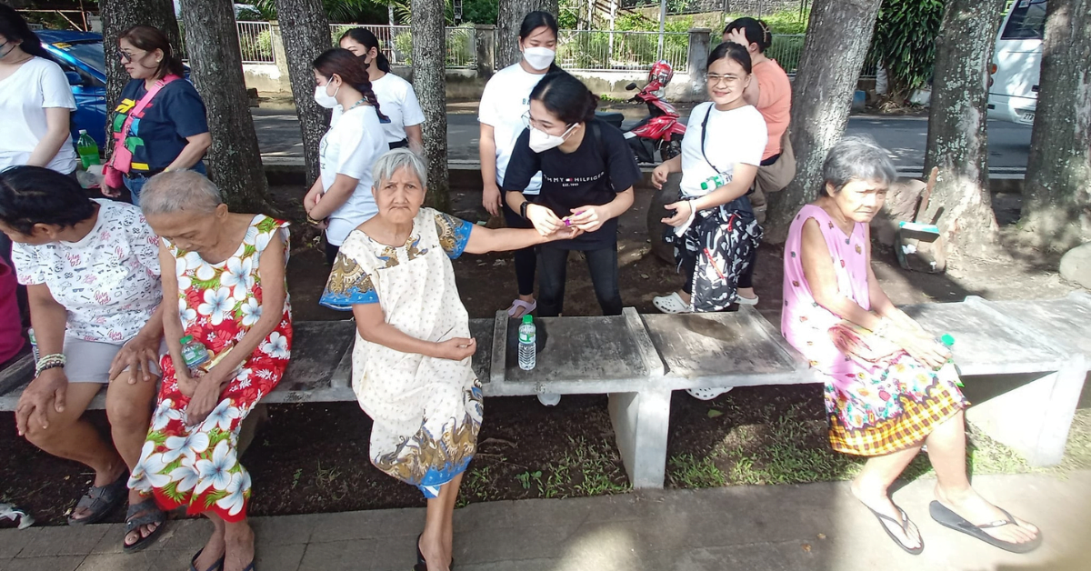 Ang Mga Lola Mula Sa Nazareth Bahay Pag-ibig ay Namasyal Sa Tabing Lawa ng San Pablo